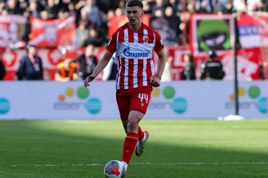 CRVENA ZVEZDA SPREMA NOVI REKORDNI TRANSFER: Mladi štoper pred odlaskom u englesku Premijer ligu!