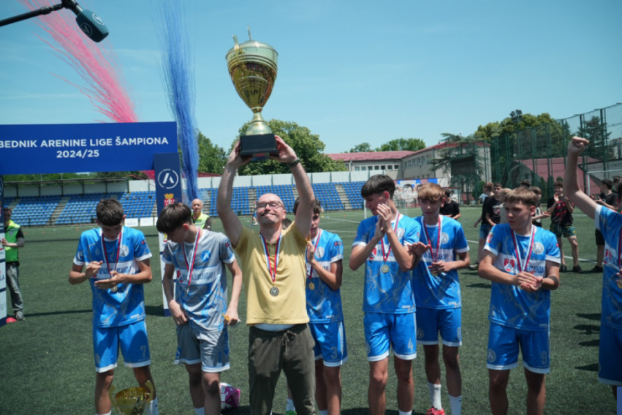 SPEKTAKL ZA KRAJ! Arenina liga šampiona ispunila sva očekivanja! Epski preokret u finalu i titula za OŠ "Kralj Aleksandar I", Jovan Milić MVP takmičenja!