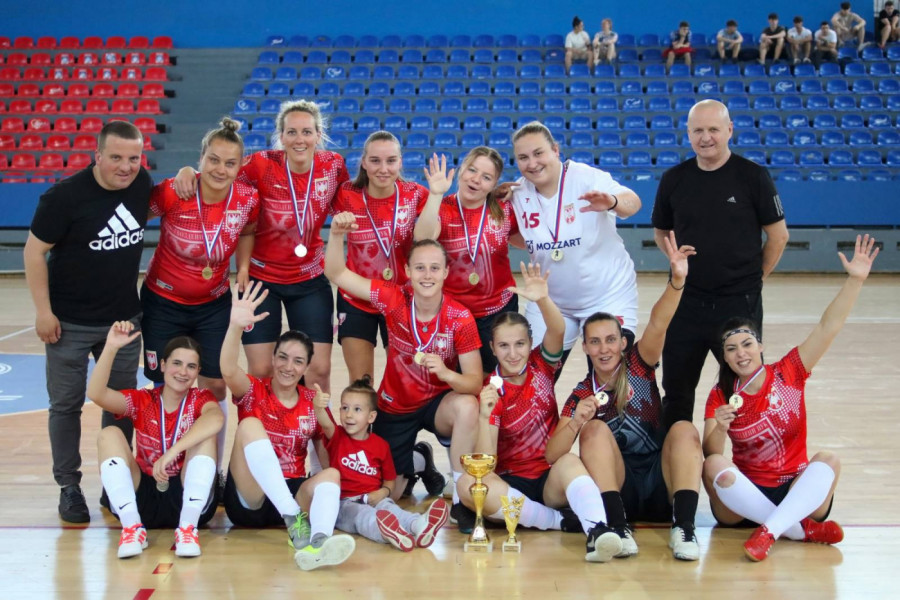 GVOZDENI PUK SIJA NAD SRPSKOM PRESTONICOM: Došle, videle, pobedile - Nišlijke pokorile Beograd!