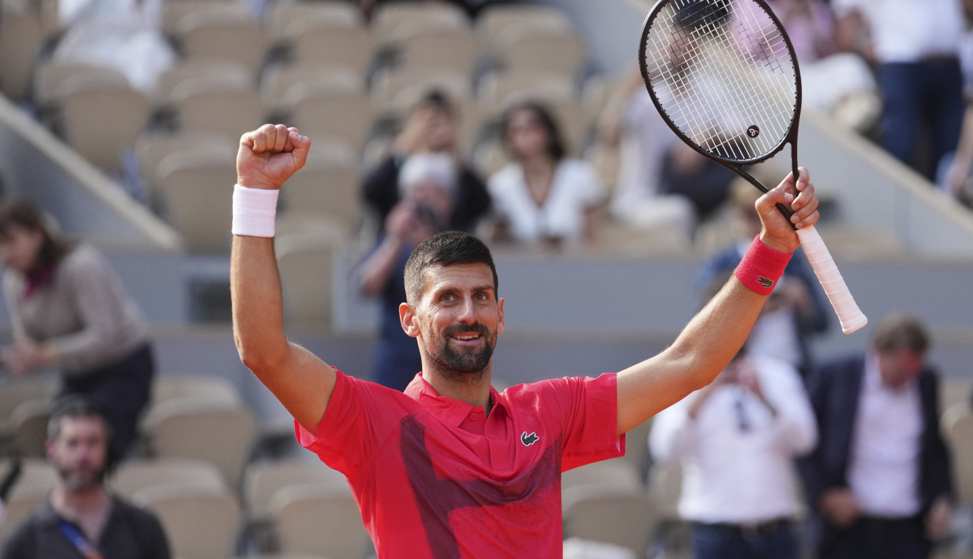 NOVAK ĐOKOVIĆ JOŠ JEDNOM POKAZAO ZAŠTO JE GOAT: Srbin šmekerskim gestom oduševio navijače! (VIDEO)