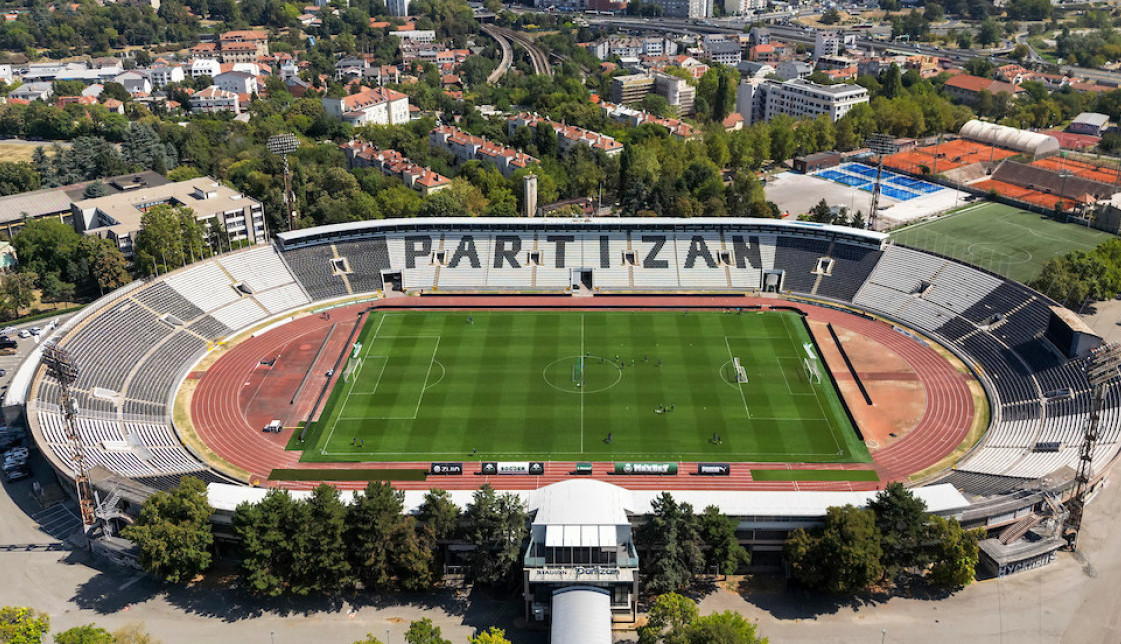 EKSKLUZIVNI SNIMAK, VRAĆA SE DUH PARTIZANA: Počeli radovi na stadionu u Humskoj! (VIDEO)
