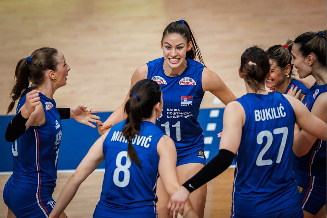 VELIKA PODRŠKA ZA NAŠE ODBOJKAŠICE: Dva evroligaša došla u Beogradsku arenu! (VIDEO) VELIKA PODRŠKA ZA NAŠE ODBOJKAŠICE: Dva evroligaša došla u Beogradsku arenu! (VIDEO)