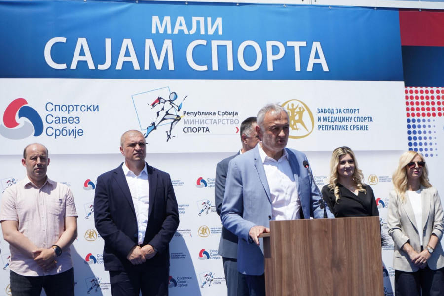 PETI OVOGODIŠNJI MALI SAJAM SPORTA ODRŽAN U NOVOM PAZARU! Ministar Zoran Gajić:Veliko mi je zadovoljstvo što sam danas ovde