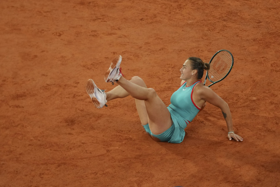 UOČI ĐOKOVIĆEVOG POLUFINALA NA RG: Sabalenka zaplesala i zadala Novaku domaći! (VIDEO)