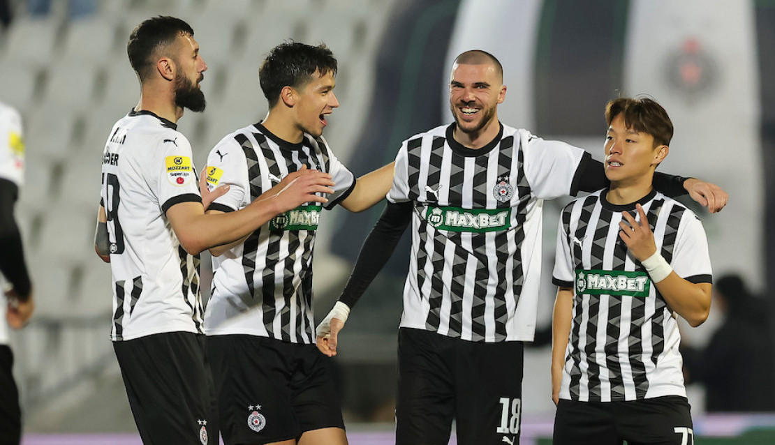 PARTIZAN I FUDBALER POTPISALI DVA UGOVORA - EPILOG KATASTROFALAN: Zbog klauzule, crno-beli moraju da odreše kesu!