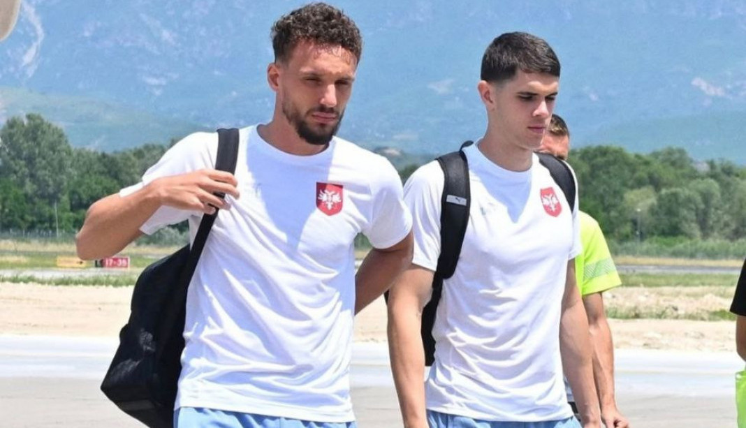 NAORUŽANI DO ZUBA, SA MASKAMA NA LICIMA: Pogledajte kako izgledaju albanski specijalci koji čuvaju "orlove" (FOTO GALERIJA)