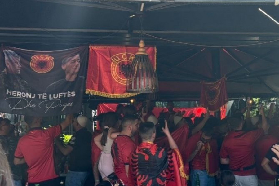 ALBANCI SLAVE UBICE SRBA NA KOSOVU! Zastave OVK na glavnom mestu u Tirani pred meč s "orlovima" (FOTO, VIDEO)