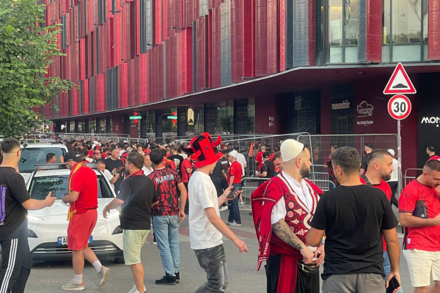 "STARI NEPRIJATELJI NE POSTAJU NOVI PRIJATELJI!" Brutalna poruka Albanaca pred meč sa Srbijom (FOTO)
