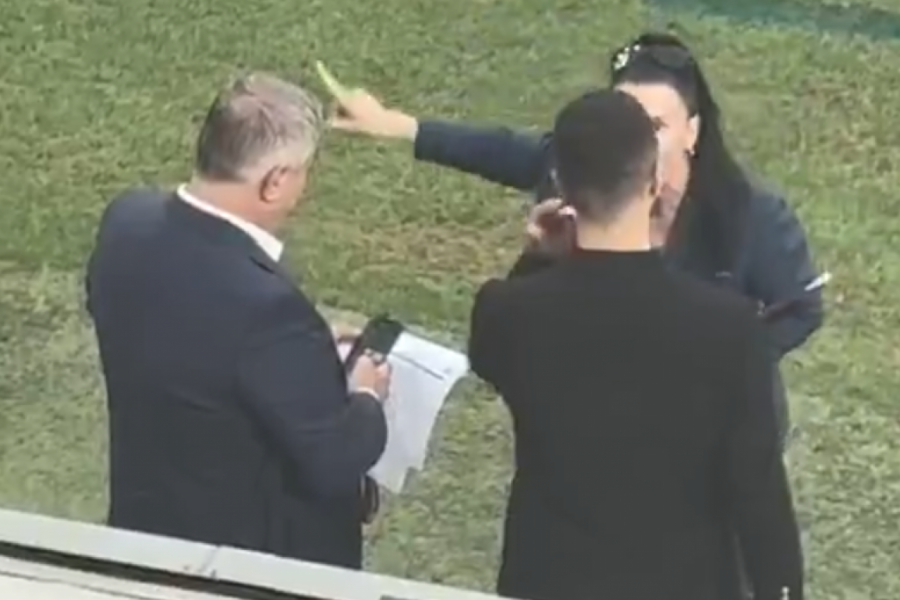 OBRUKAO SE ALBANSKI NOVINAR! Provocirao Srbe - pa je odmah izbačen sa terena! (VIDEO)