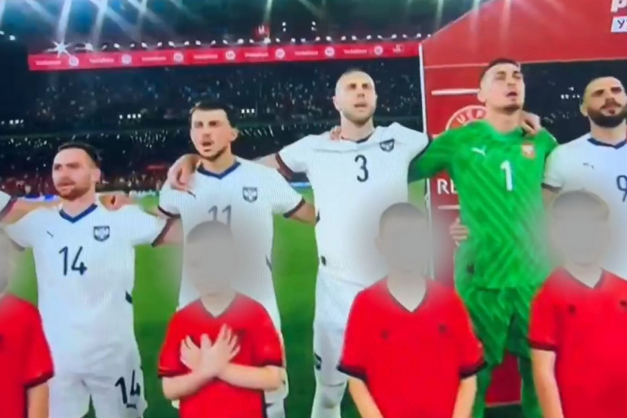 STRAŠNO! Deca pokazivala simbol "velike Albanije" za vreme intoniranja srpske himne!(VIDEO)