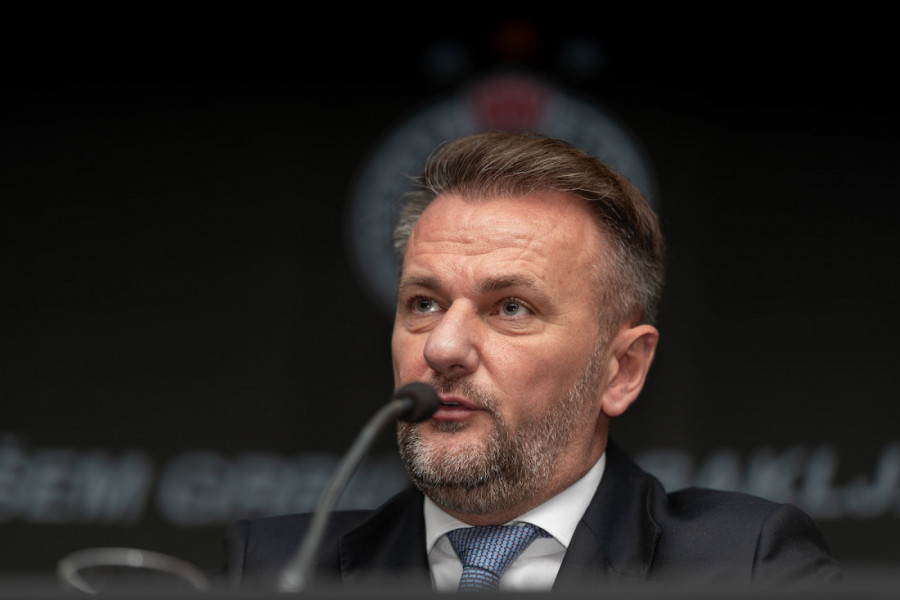 ZVEZDAN TERZIĆ "POTKAČIO", OSTOJA UZVRATIO RAFALNO! "Ne volim da gledam u tuđe novčanike, ali evo nekoliko činjenica..."