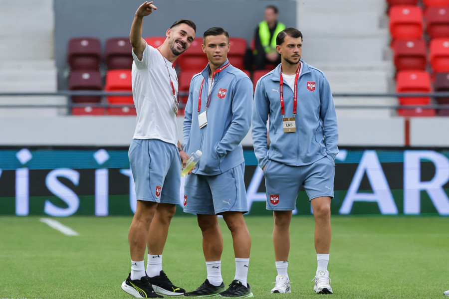 SPREMNI SU! "Orlovi" stigli na stadion "Dubočica" (VIDEO)
