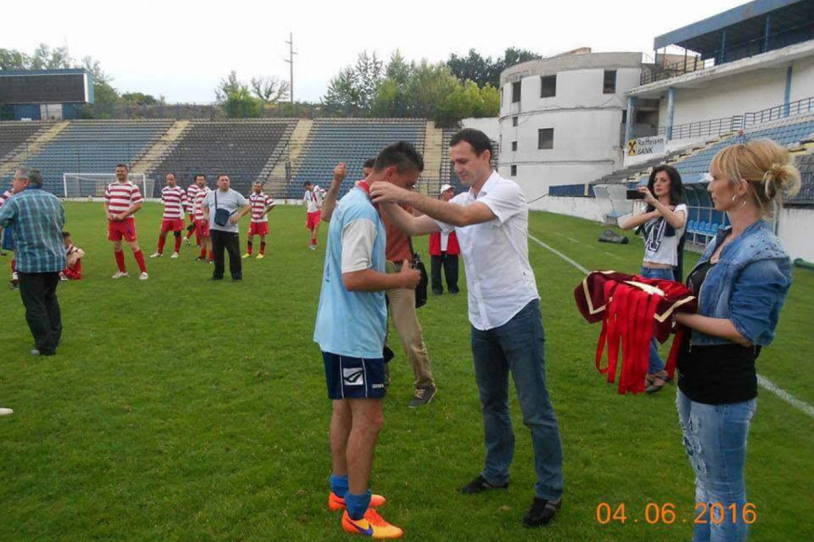 NAKON NEUSPEŠNOG BARAŽA - RASTANAK: Kapiten je okačio kopačke o klin!