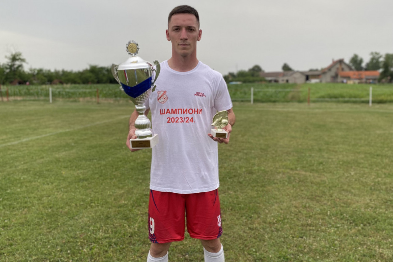 PROVERENI GOLGETER: 24 godina, 25 golova u sezoni - ponude se ređaju kao na traci! PROVERENI GOLGETER: 24 godina, 25 golova u sezoni - ponude se ređaju kao na traci!