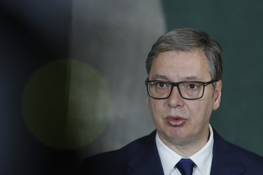 ONI NISU HTELI U LESKOVAC! Predsednik Vučić o utakmici sa Engleskom: Ja sam bio za to da se igra na "Dubočici"