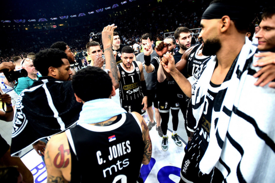 (UŽIVO) PARTIZAN BIJE BITKU ZA OSMI TROFEJ ADMIRALBET ABA LIGE: Četvrti čin finalne serije protiv Budućnosti!