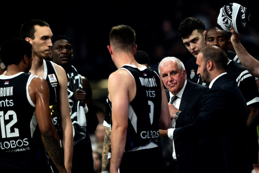 (UŽIVO) KRCATA ARENA SPREMNA ZA SPEKTAKL: Partizan juri osmi trofej AdmiralBet ABA lige protiv Budućnosti!