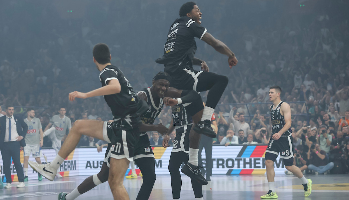 (UŽIVO) PARTIZAN PRED TITULOM ADMIRALBET ABA LIGE! Crno-beli dominiraju u Areni, Budućnost na kolenima!