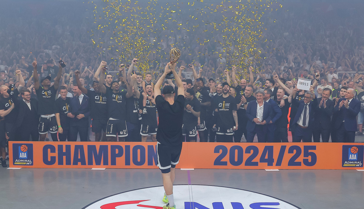 SVI PARTIZANOVI TROFEJI: Od ove slike, svakom grobaru će srce biti ispunjeno ponosom! (GRAFIKA)
