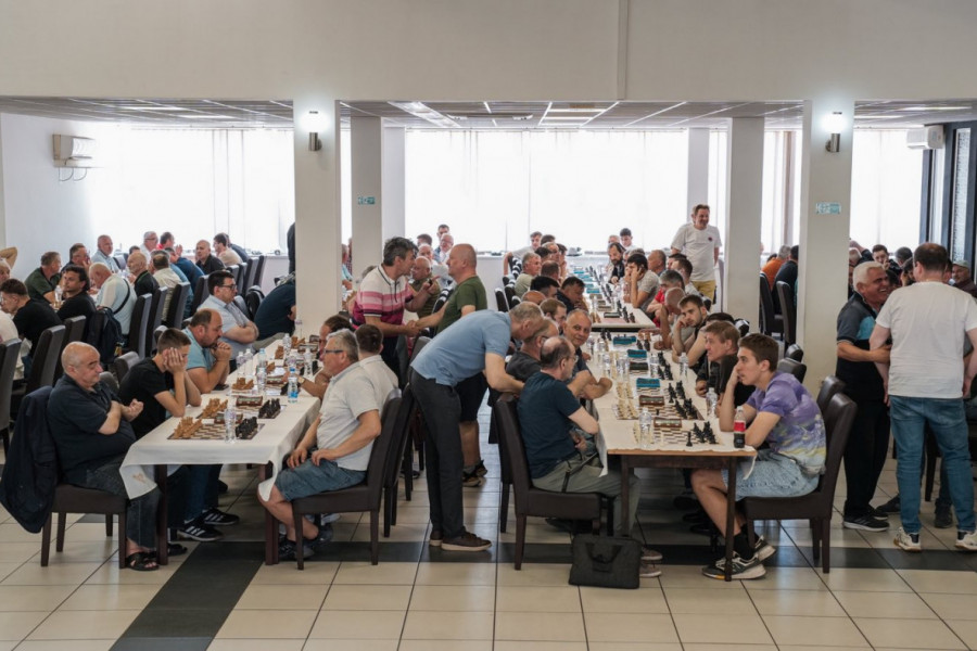 VELIČANSTVEN DOGAĐAJ! Šahovski spektakl u Loznici povodom obeležavanja Dana grada