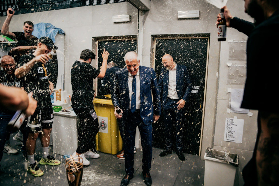 Noć kada su crno-beli slavili