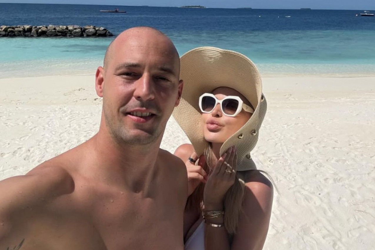 STRAŠNA EKIPA: Sneža Borjan zapalila društvene mreže! Koliko titula na jednom mestu? (FOTO) STRAŠNA EKIPA: Sneža Borjan zapalila društvene mreže! Koliko titula na jednom mestu? (FOTO)