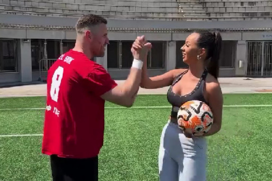NOVINARKA SPORTISSIMA ŠUTIRALA PENALE PROFI MINIFUDBAL GOLMANU: Pogledajte kako se naša Mima snašla u novoj ulozi! (VIDEO)