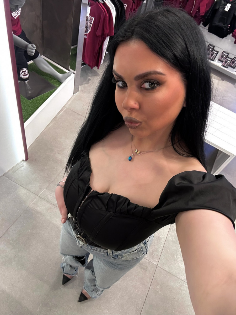 Bez nje fudbal u BiH ne bi bio isti. Devojka čiji pogled topi i najtvrđa srca