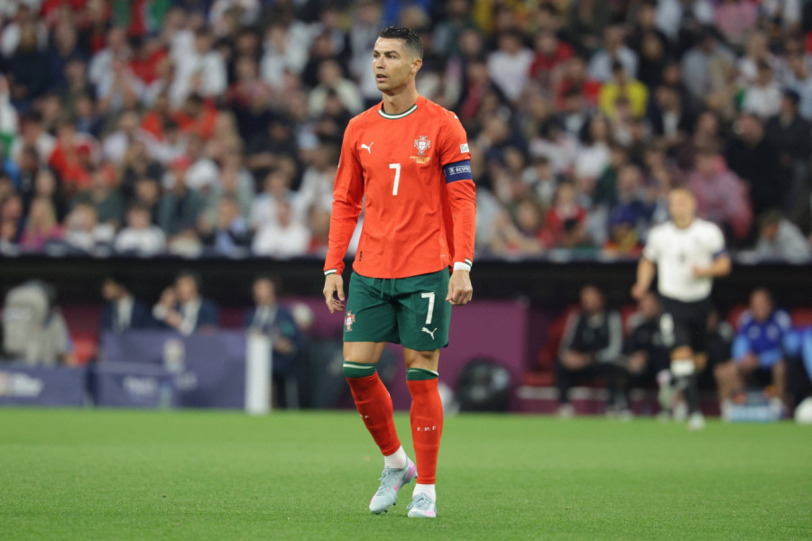 GENI SU ČUDO: Kristijano Ronaldo objavio sliku sa sinom, a ne zna se ko je u boljoj formi! (FOTO)