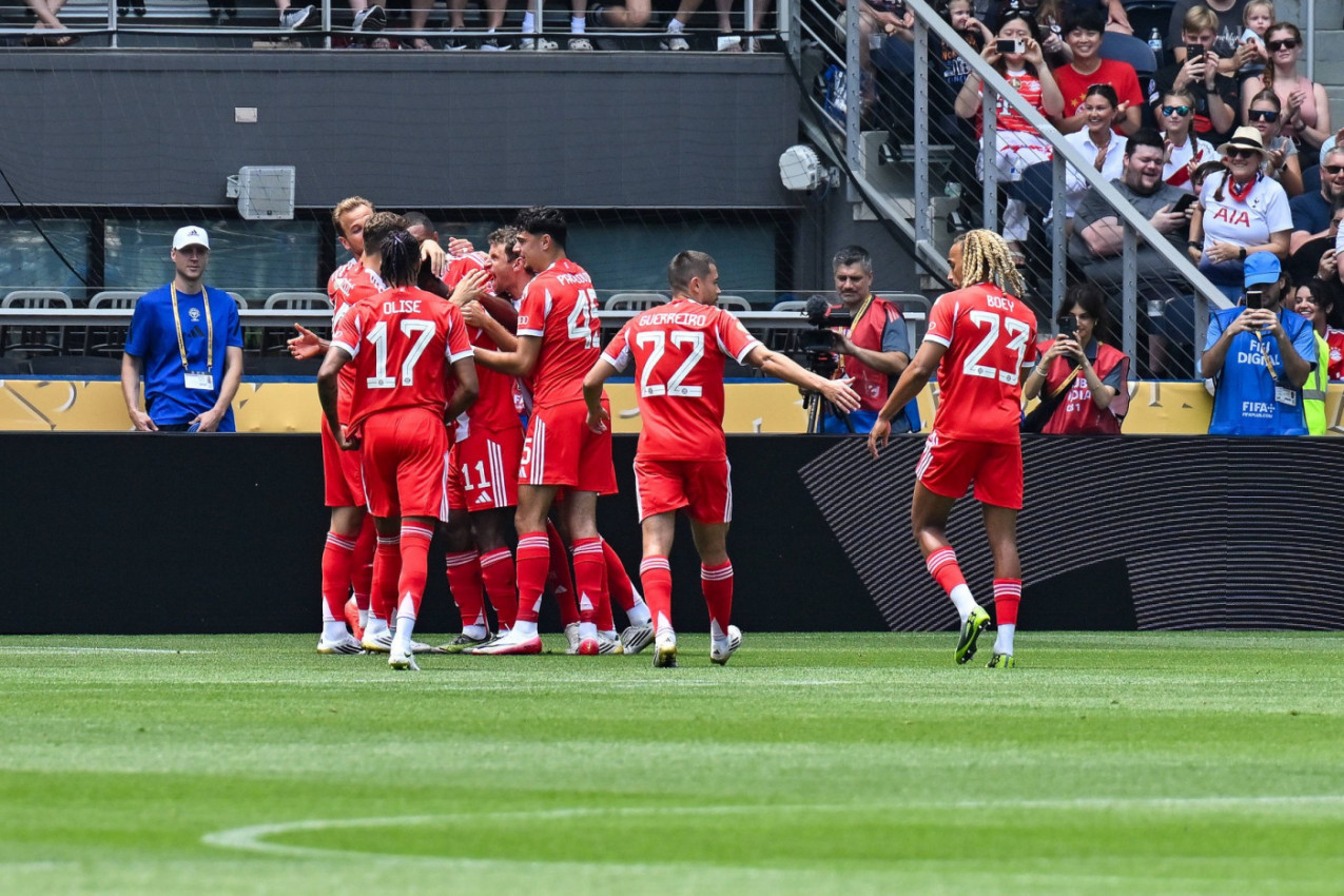 SP ZA KLUBOVE KRENULO BAŠ JAKO: Elita ponizila fudbalsku "boraniju" - golovi kao na traci! (VIDEO) SP ZA KLUBOVE KRENULO BAŠ JAKO: Elita ponizila fudbalsku "boraniju" - golovi kao na traci! (VIDEO)