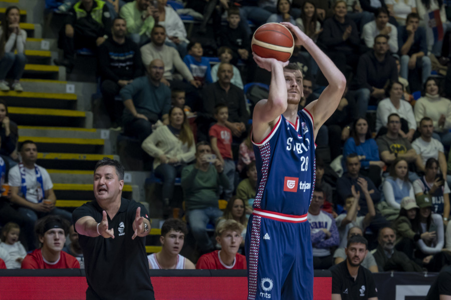 BORIŠA OKREPLJUJE TELO I DUŠU: Simanić sa plaže otšao pravo na specijalno mesto, drago svim Srbima (FOTO)