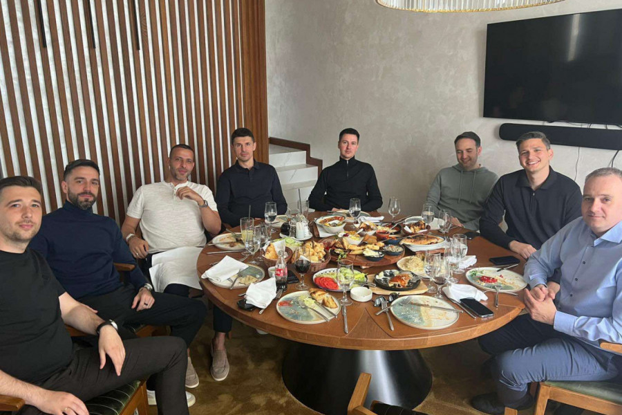 PANČEVCI DOČEKALI PREDSTAVNIKE MANČESTER JUNAJTEDA! Start priprema obeležila najava buduće saradnje! (FOTO)