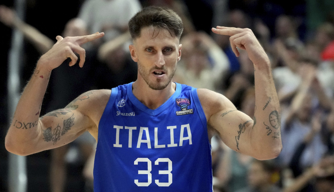 KO JE AKILE POLONARA, KOME JE DIJAGNOSTIKOVANA LEUKEMIJA: Dominirao protiv Srbije, a već jednom je pobedio opaku bolest! KO JE AKILE POLONARA, KOME JE DIJAGNOSTIKOVANA LEUKEMIJA: Dominirao protiv Srbije, a već jednom je pobedio opaku bolest!