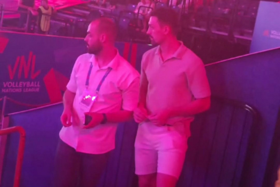 SPORTISSIMO UHVATIO ODBOJKAŠA CRVENE ZVEZDE ZA KOJIM ŽENE LUDE! Pogledajte šta je radio na meču odbojkašica Srbije (VIDEO)