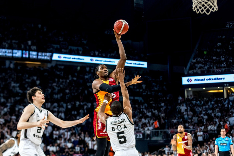 SADA SAMO ČEKAMO POTPIS ZA ZVEZDU MERIDIANBET! Više nema prepreka, centar uskoro oblači crveno-beli dres!