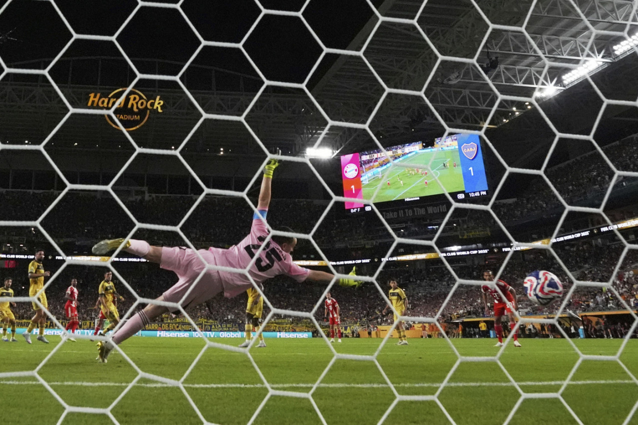 FUDBAL JE IGRA U KOJOJ NA KRAJU UVEK NEMCI POBEDE: Kejn i Olise srušili Boku - Argentinci pred eliminacijom!