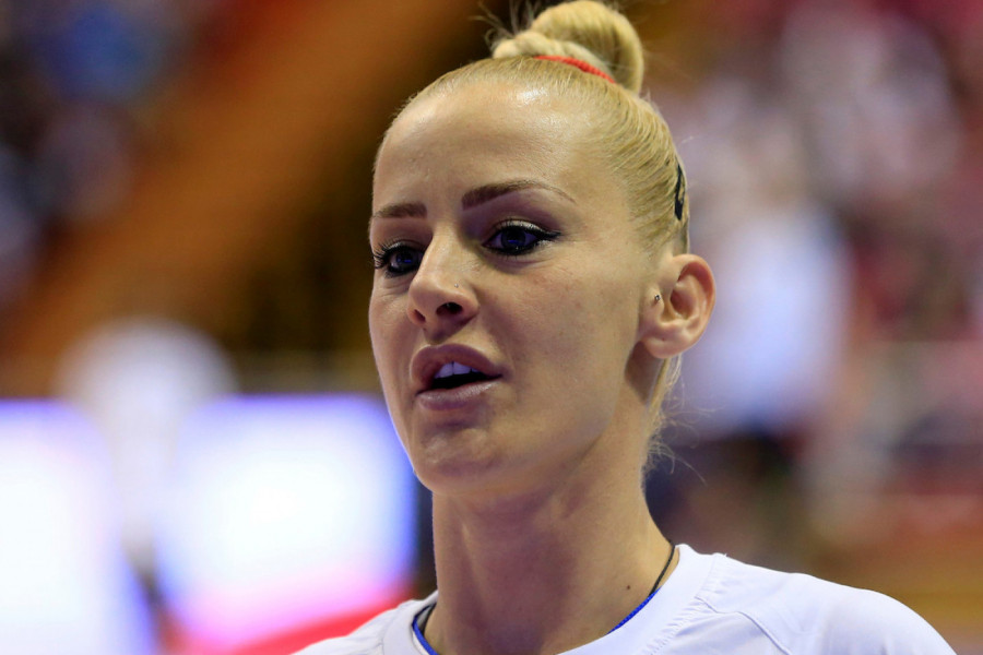 DA LI TO MENE NEKO SPRDA?! Oglasila se Milica Dabović i poslala ŽESTOKU PORUKU posle DEBAKLA Srbije!