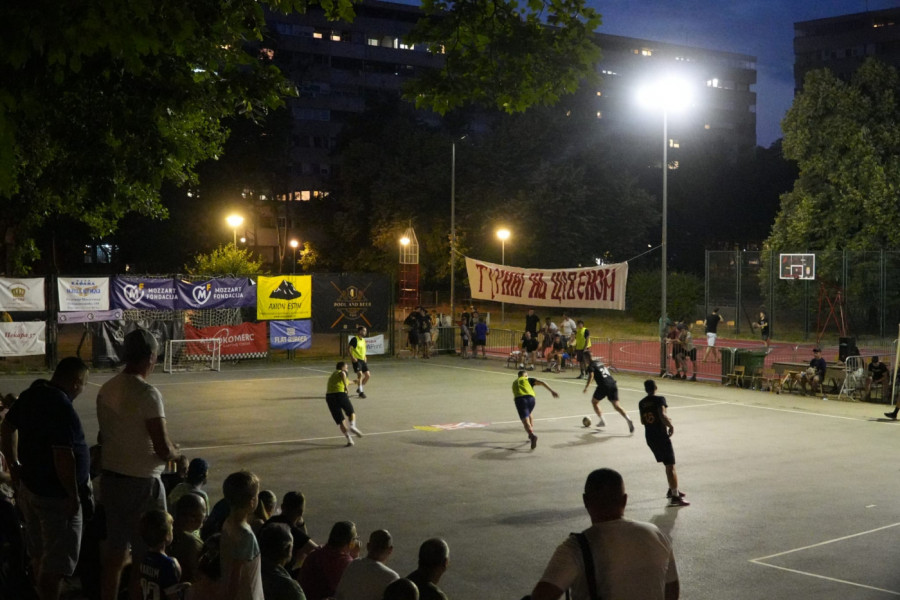 KRAJ FUDBALA NA CRVENOM: El Pistolero ponovo najbolji - Piksi ispratio završnicu turnira!