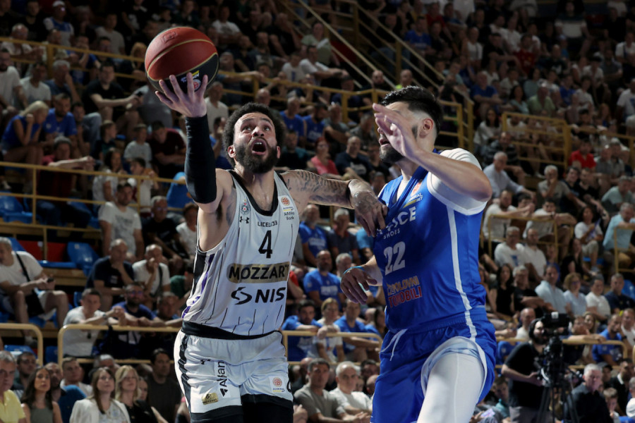 (UŽIVO) ŠTA RADI DUEJN VOŠINGTON! Partizan vodi protiv Spartaka, igra se još deset minuta!