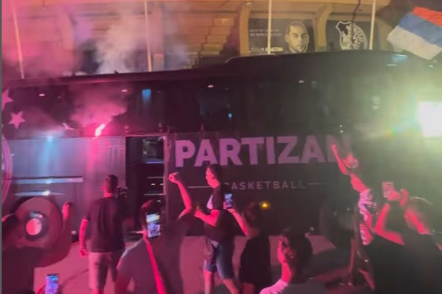 OVO NISTE ODMAH VIDELI NA SLAVLJU U HUMSKOJ: Pojavio se novi snimak fešte košarkaša Partizana i grobara (VIDEO)