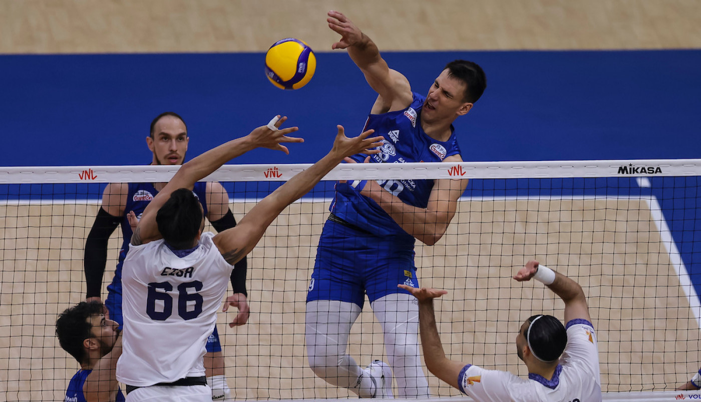 (UŽIVO) IRAN OSVOJIO PRVI SET PROTIV SRBIJE! Gosti se bolje snašli, ali meč je tek počeo!