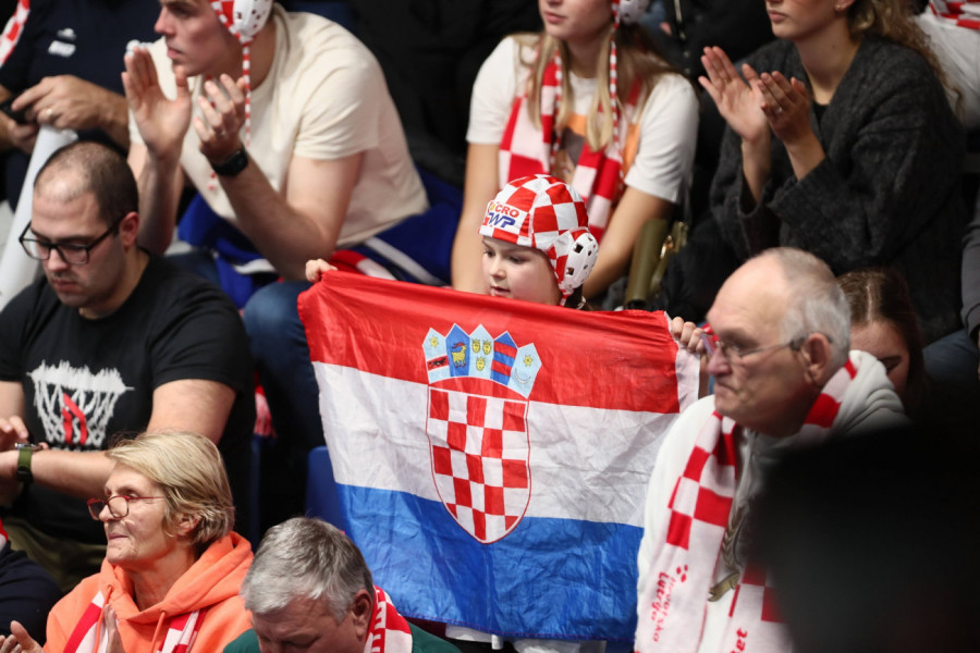 HRVATI U ŠOKU: Reprezentativac "kockastih" stigao u Srbiju - ubuduće će nositi crveno-beli dres!