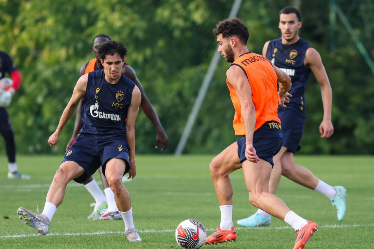 MILOJE U PROBLEMU, ZVEZDA BEZ POLA TIMA: Šokantne vesti pred put u Rusiju MILOJE U PROBLEMU, ZVEZDA BEZ POLA TIMA: Šokantne vesti pred put u Rusiju