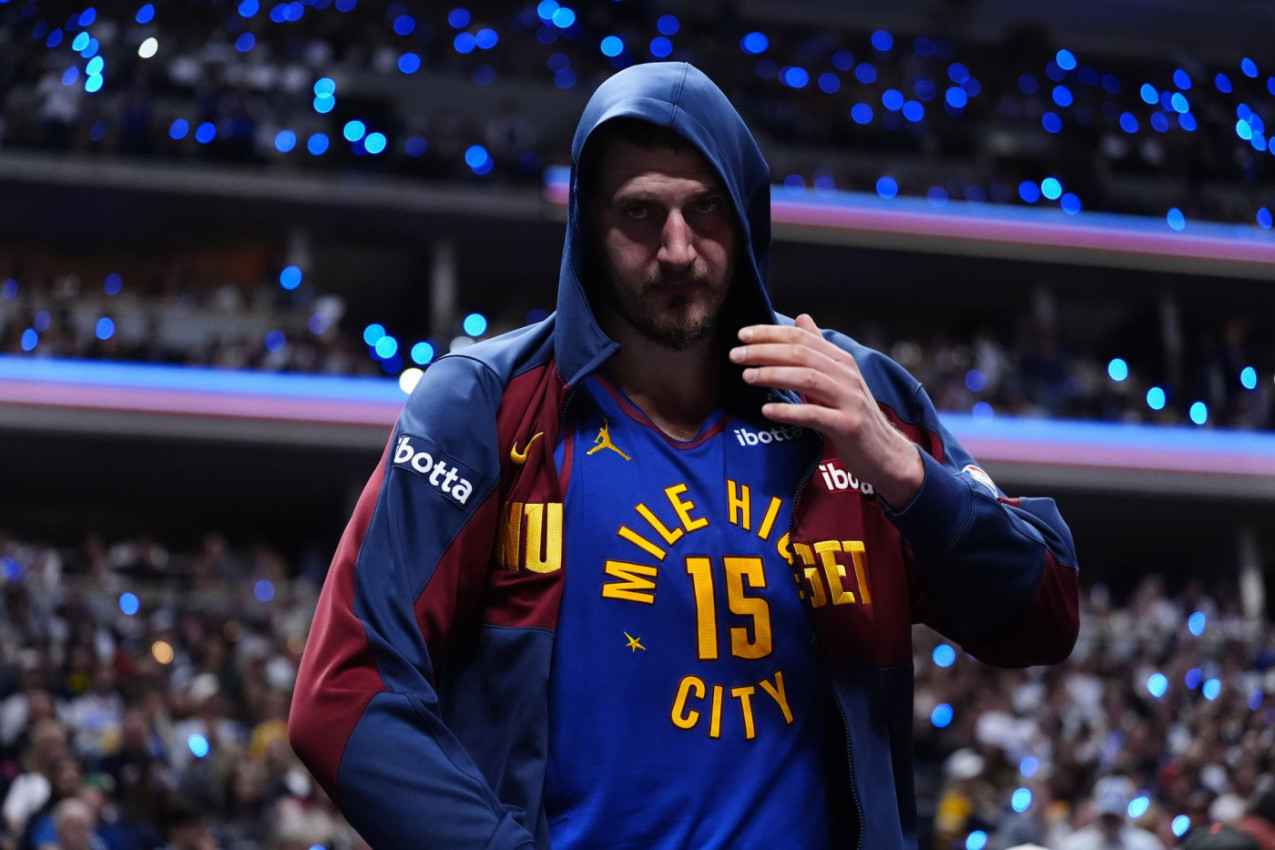 BRUTALNO: Jokić oduševio sve - ovako nešto zaista nikada niste videli! (FOTO) BRUTALNO: Jokić oduševio sve - ovako nešto zaista nikada niste videli! (FOTO)