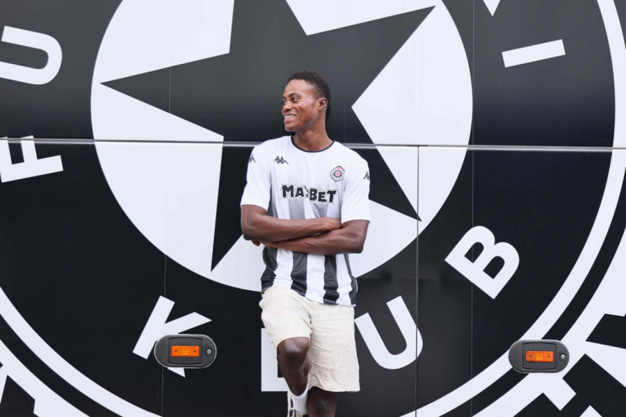 DOBRO DOŠAO U HUMSKU, DEMBA! Zvanično promovisan NOVI IGRAČ Partizana - Senegalac stopama Dijare! (FOTO)