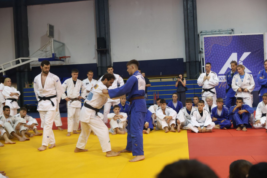 SRPSKA PRESTONICA JE CENTAR DŽUDO SPORTA: U Šumicama otvoren stručni seminar - vanserijski šampioni stigli u Beograd! (FOTO GALERIJA)