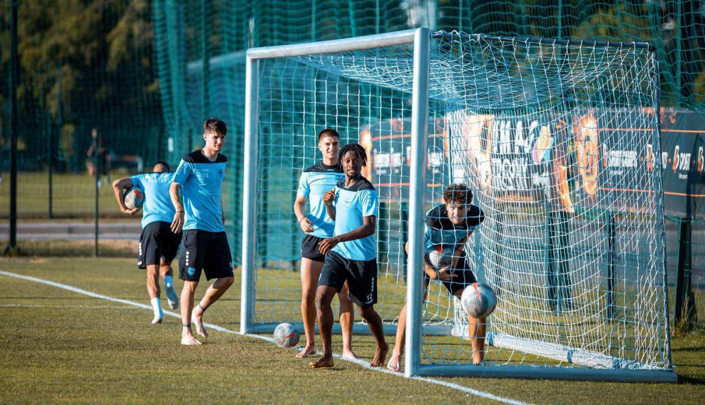 OVAKAV TRENING DO SADA NISTE VIDELI: Fudbaleri Železničara oduševljeni - da li je ovo tajna uspeha?! (FOTO)
