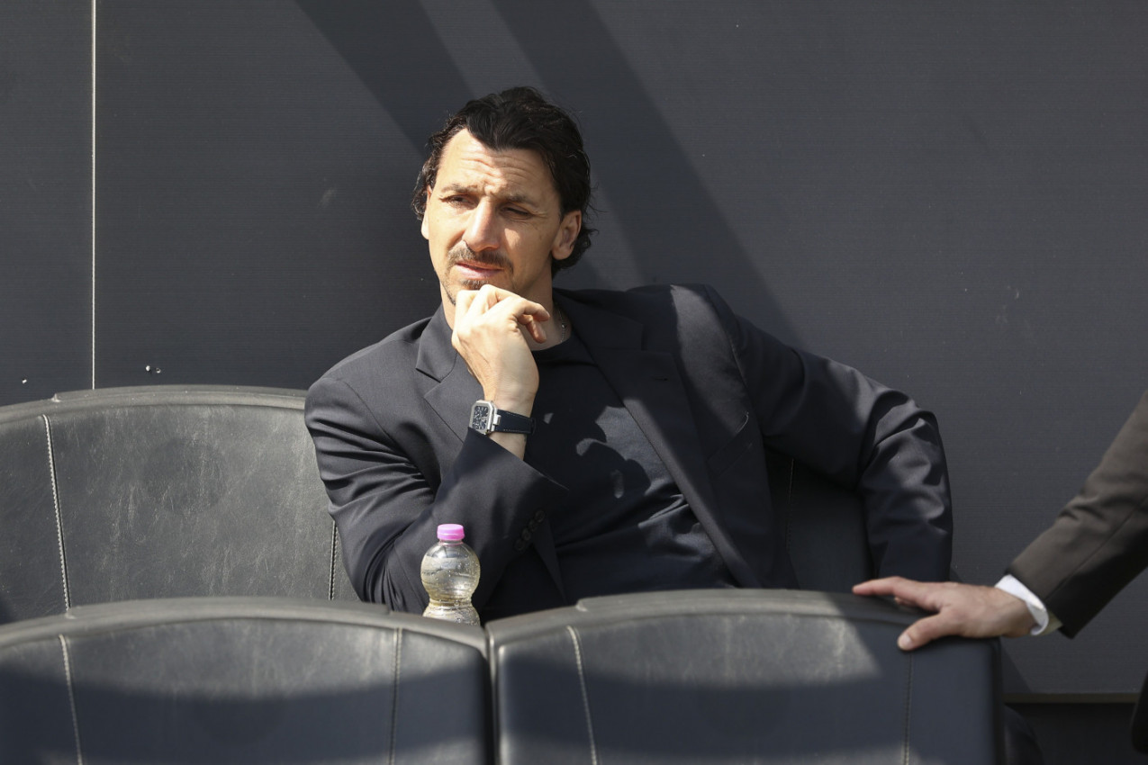 ZLATAN IBRAHIMOVIĆ ZAGRMEO: Mesi nije kriv, oko sebe ima statue , a ne saigrače!