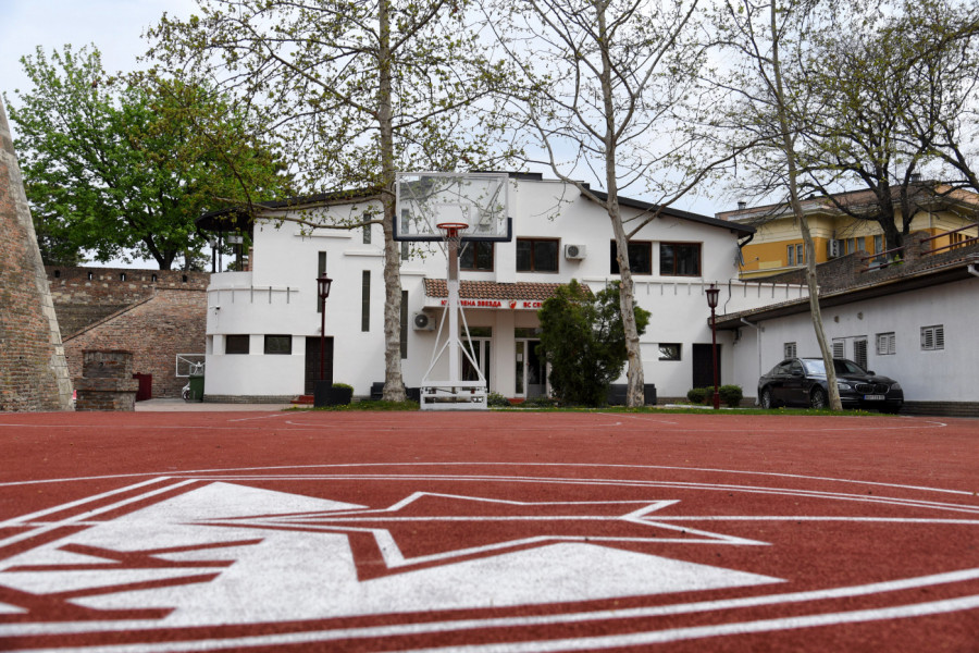 DETONACIJA: Na Mali Kalemegdan stiglo pojačanje iz najjače košarkaške lige na planeti! Krilo Njujorka obuklo crveno-beli dres! (FOTO)