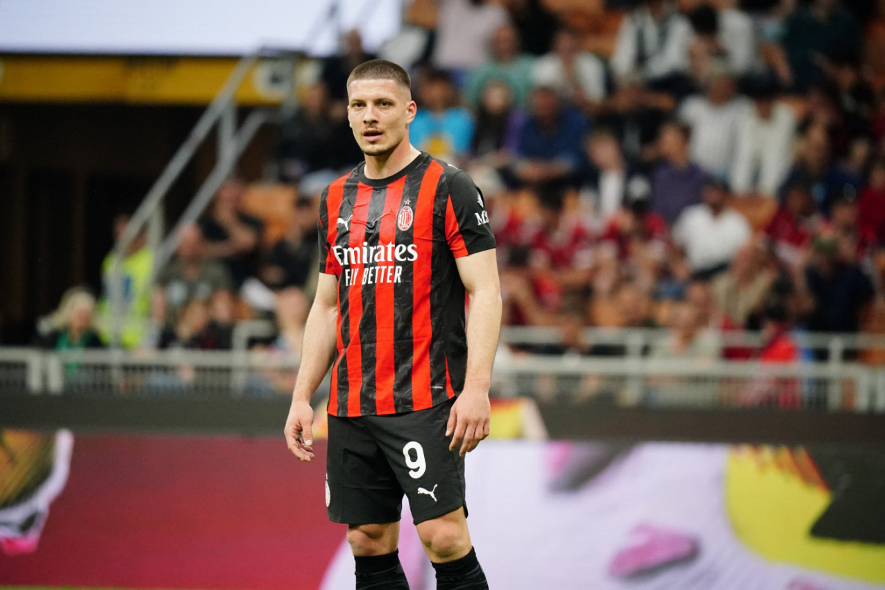 JOVIĆ IMA NOVI KLUB! Čeka ga duplo veća plata nego u Milanu, MEDIJI PIŠU DA JE SVE DOGOVORENO! JOVIĆ IMA NOVI KLUB! Čeka ga duplo veća plata nego u Milanu, MEDIJI PIŠU DA JE SVE DOGOVORENO!